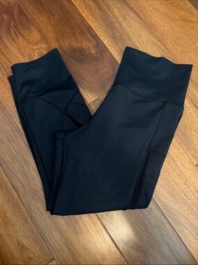 Zyia Black High-Rise Athletic Capri